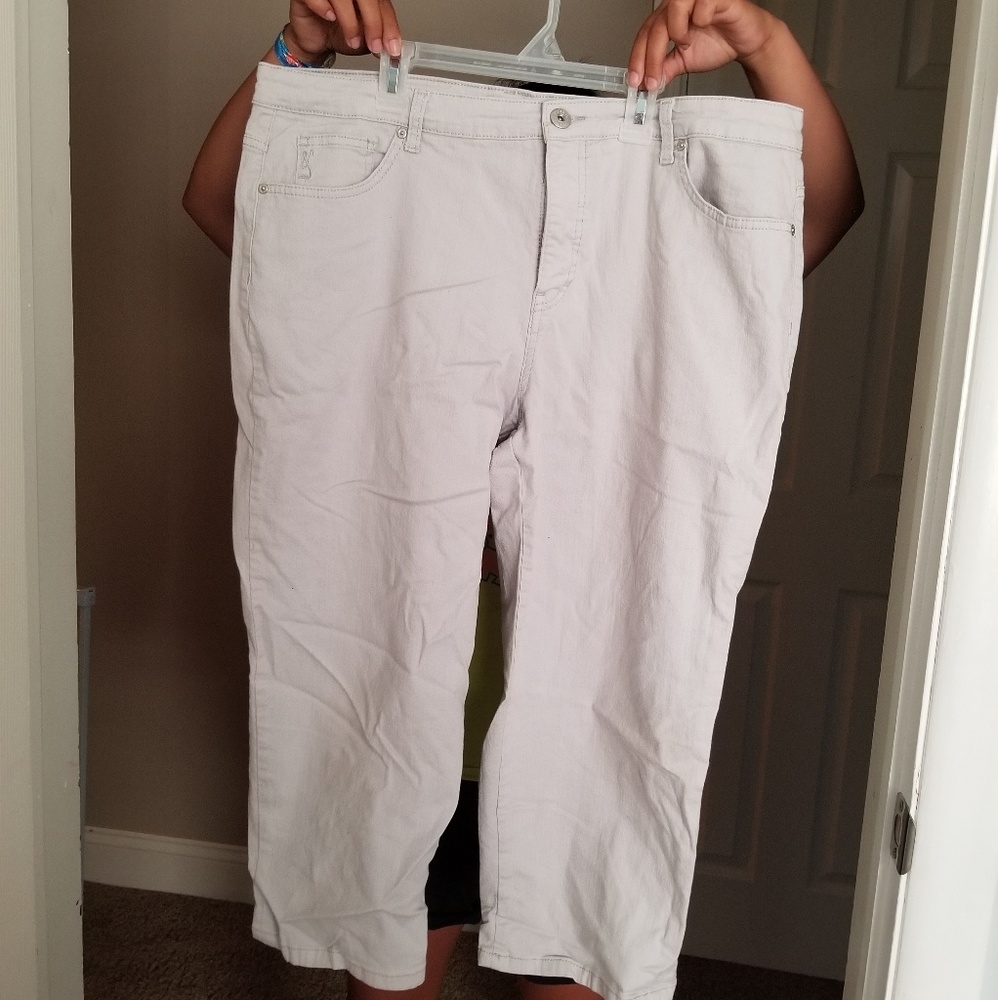 Style&Co white capris